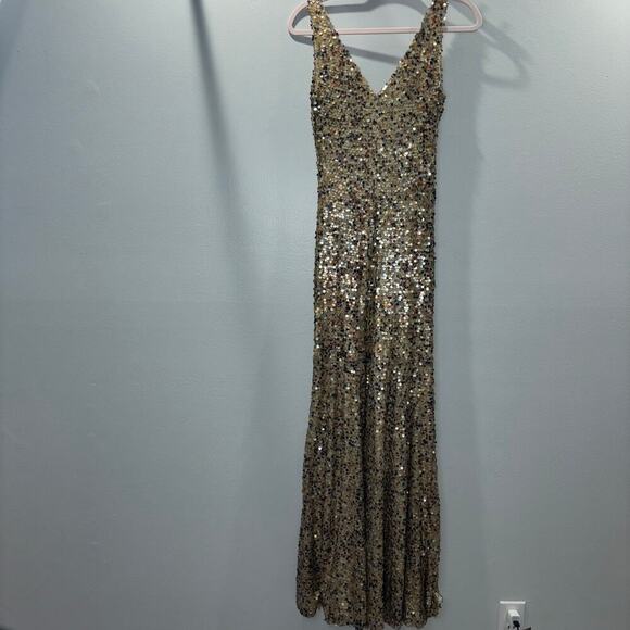David Meister Gold Sequin Evening Gown Size 4 | Style Z00Y7885 - Picture 8 of 15
